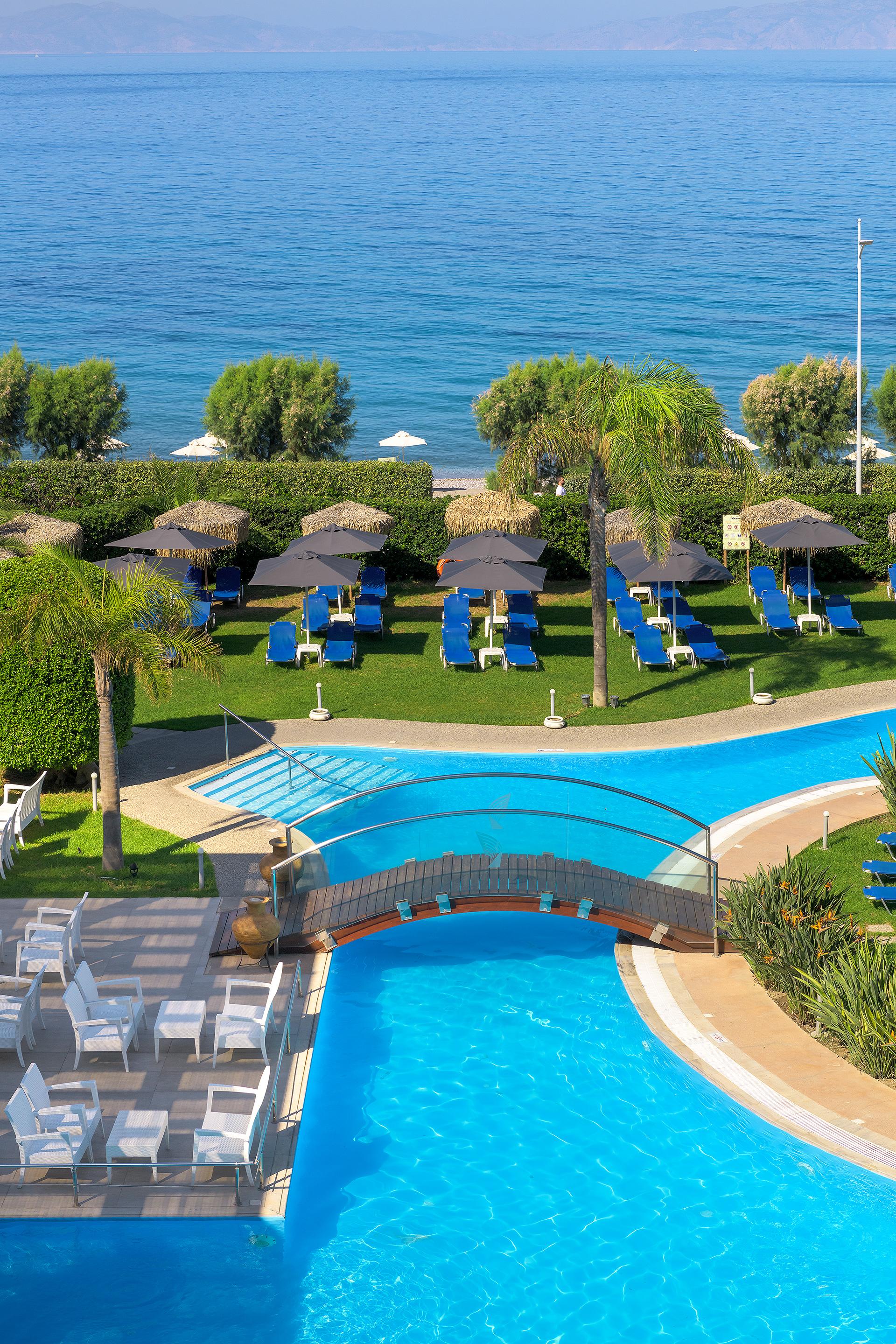 Oceanis Beach Hotel イキソス エクステリア 写真
