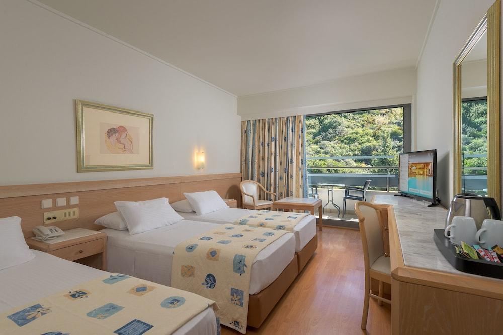 Oceanis Beach Hotel イキソス エクステリア 写真