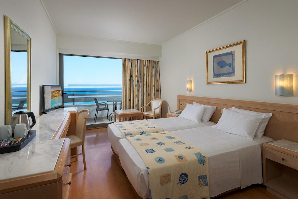 Oceanis Beach Hotel イキソス エクステリア 写真
