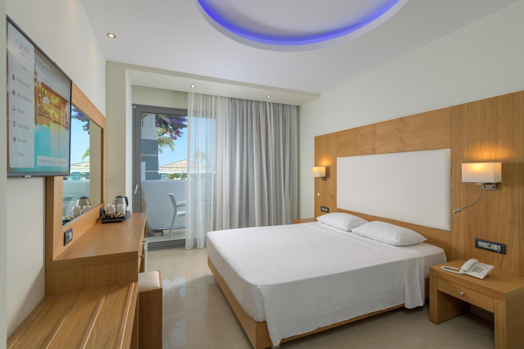 Oceanis Beach Hotel イキソス エクステリア 写真